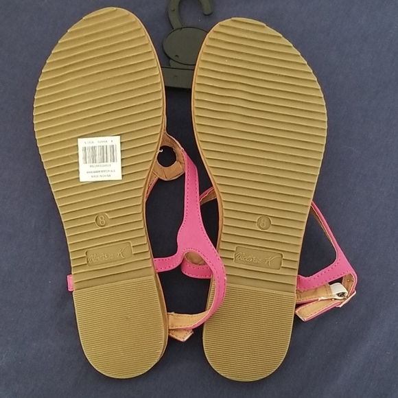 Women's Sandals - Picture 2 of 4